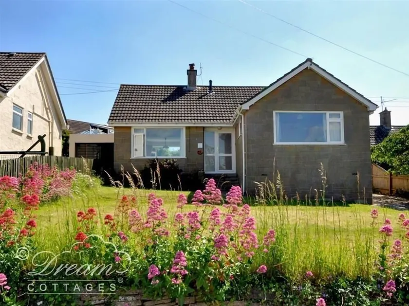 Hillview Bungalow, BURTON BRADSTOCK - Image 1
