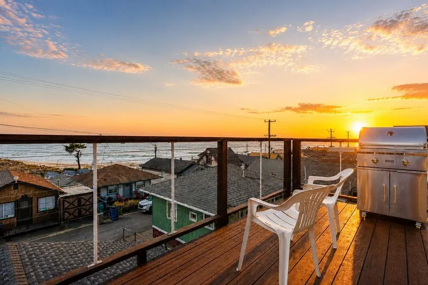 Dillon Beach~Walk to Beach~Ocean Views~Dog Friendly~Sleeps 8~The Lookout! - Image 1
