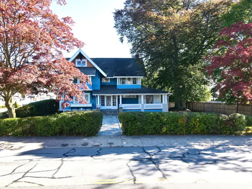 Beechmont-Charming Colonial for Events and Getaways! - Image 1
