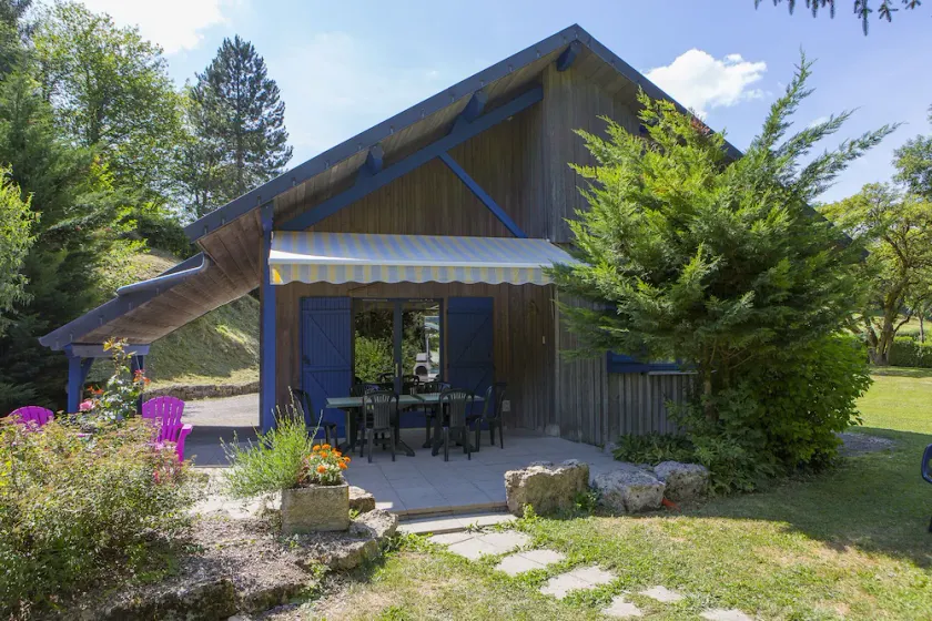 I Franche-Comté, Gîte de la Doye, Ammoniterne chalet på bredden af Lison, stille. - Image 1