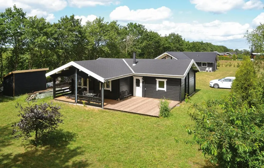 2 Bedroom Cozy Home In Hovborg - Image 1