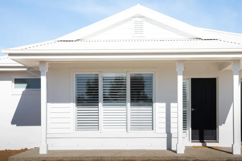 Large 4 bedroom home sleeps 10 guests - on golf course - Image 1