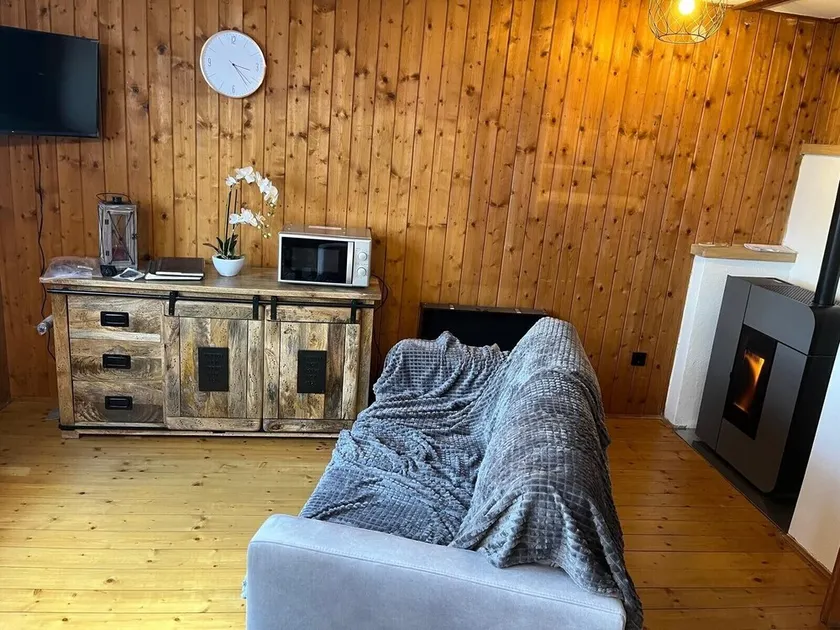 Casa de férias 'Urige Idyllische Hütte Mit Sauna' com jardim privado - Image 1