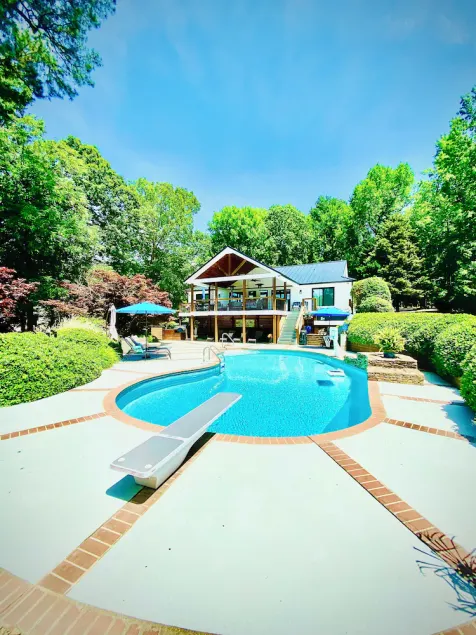 Ihr Urlaubsort in Lake Gaston!  Pool, Seeseite und Ausblicke in Hülle und Fülle! - Image 1