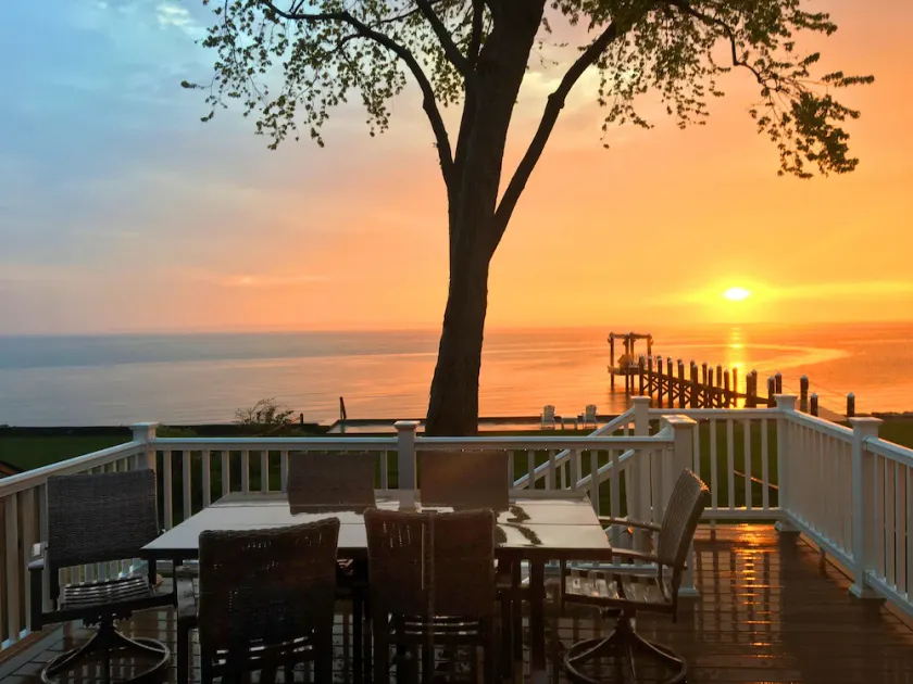 Beachfront home. 3+bedrooms & 2 baths. Steps from Colt State Park/Bristol Beach - Image 1