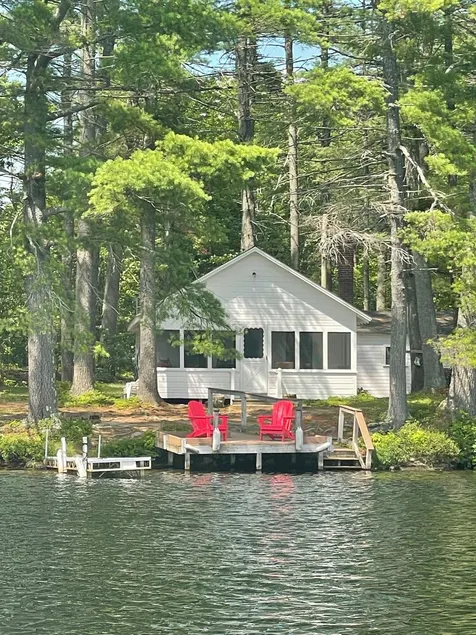 Peaceful Lakefront Retreat with Views - Image 1