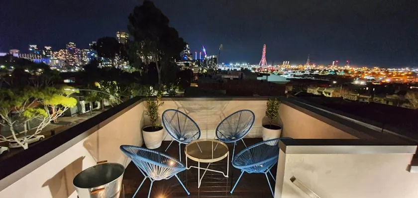 Near  new 3 bedroom residence - Image 1