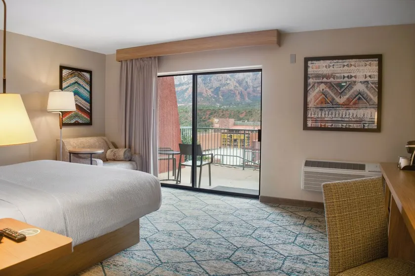 Uptown King Dog Friendly w/ Private Patio  and  Mountain View @ The Matterhorn Inn - Image 1