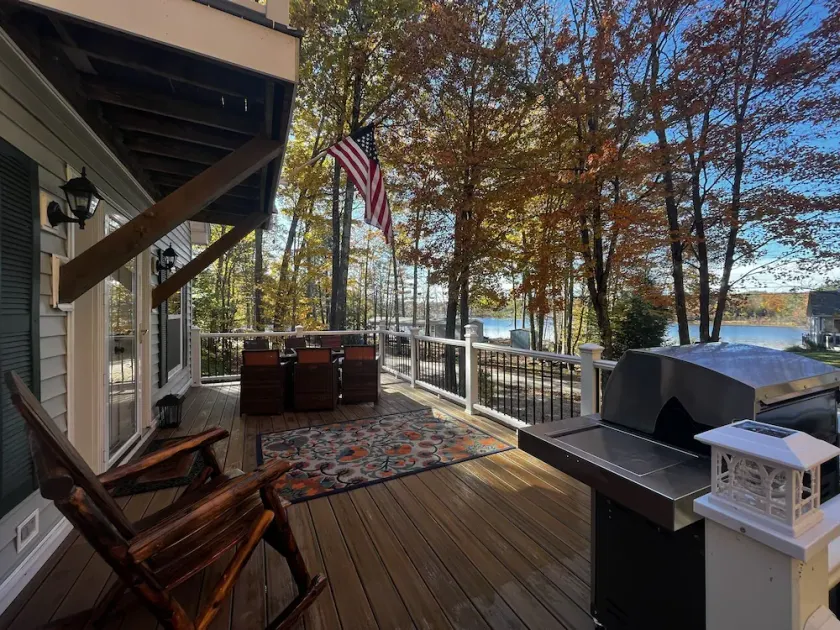 Beautiful, Fully Renovated Shellcamp Lake NH Home with private dock - Image 1