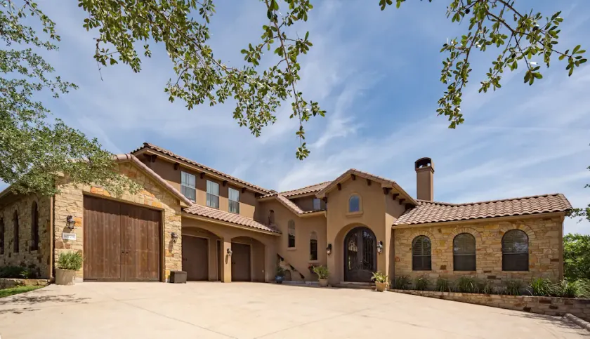 Wunderschönes Luxus 3600 Quadratfuß Haus auf 11 Morgen. Minuten vom Lake Travis. - Image 1