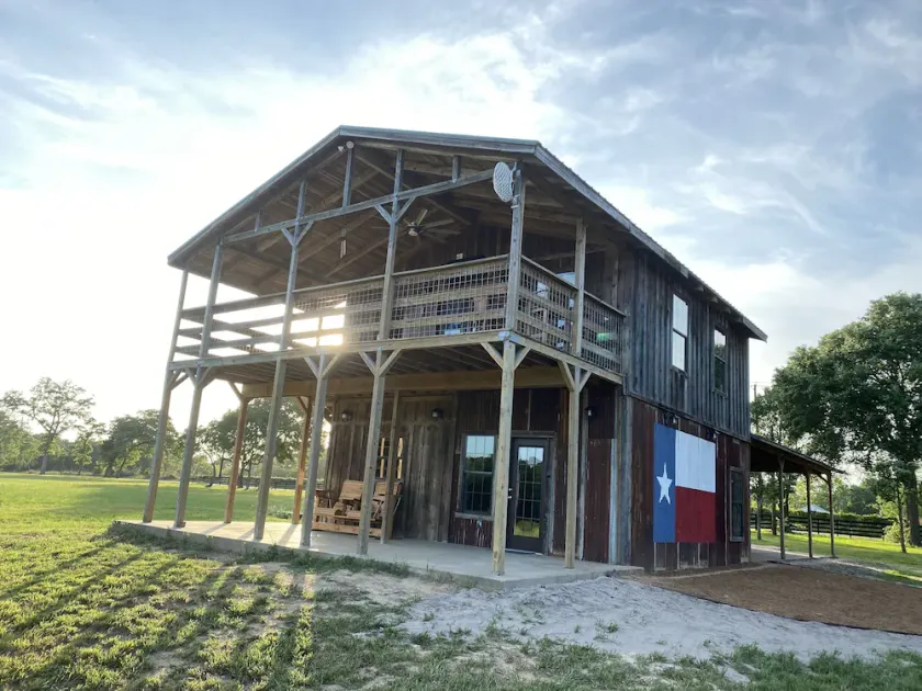 The Stablehouse at Copperas Creek - A Fully Renovated Relaxing Retreat - Image 1