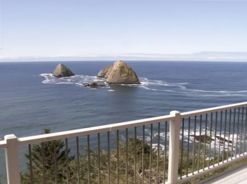 Oceanside View House - Image 1