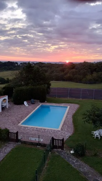 appart vue sur mer et montagne avec piscine tennis terrain  boule et parc de 2ha - Image 1
