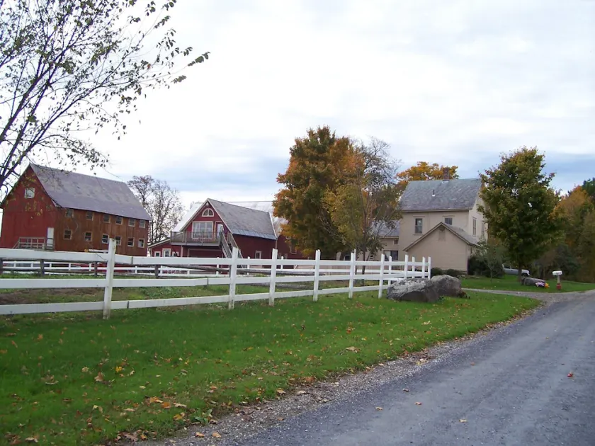 Historic 1888 3 bath 4 bedroom 11ppl.  Farmhouse w/great views 15 min. from Midd - Image 1