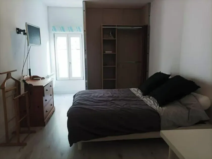 Comfortable town house - Image 1