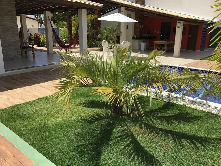 Beach House for Family Relaxation - Image 1