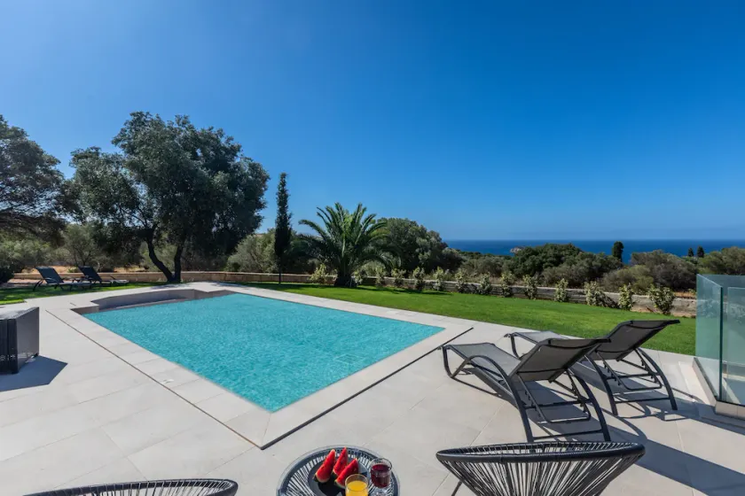 AVITHOS BLUE VILLA - Image 1