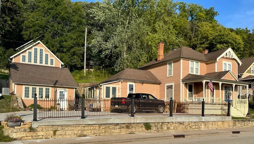 Julian House - Image 1
