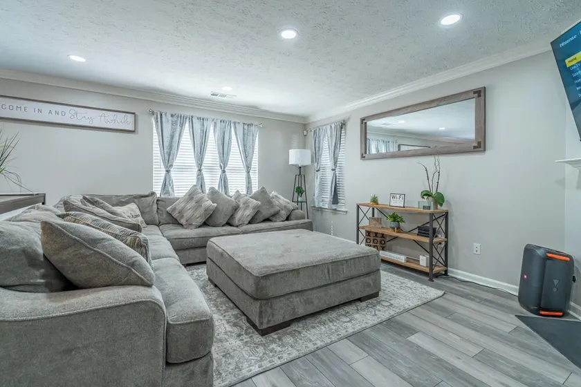Six Flags Vacation Home - Image 1