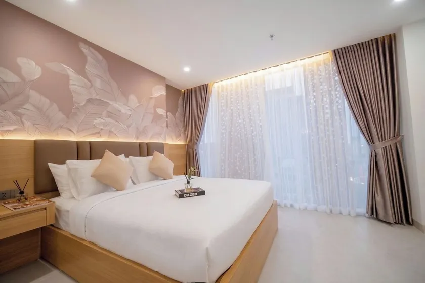 Y Hotel Phan Đình Phùng - Image 1