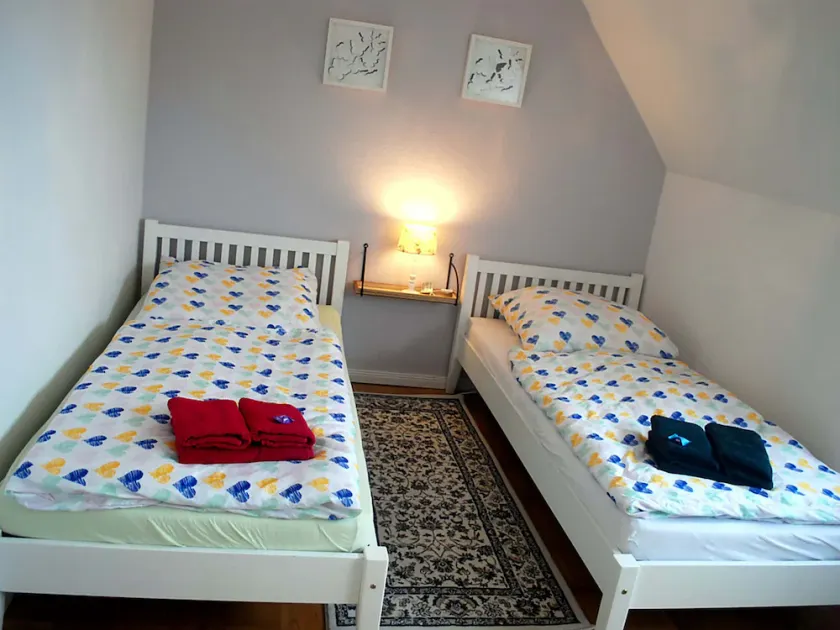 70 sqm for up to 4 people in Dannewerk Schleswig-Holstein. Car parking space and storage room for e-bikes, washing machine, full bathroom with bathtub, high chair and travel cot are available Bedding for the travel cot please bring your own... - Image 1