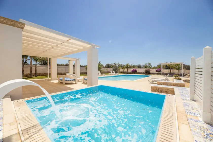 Piscina Luxo Malaspina - Capilungo - Image 1
