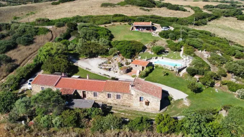 Eighteenth-century villa with pool sleeps seven - Image 1