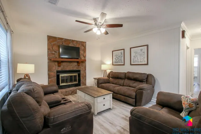 Spacious Home In Richmond Hill, Pet Friendly W- King Bed - Image 1
