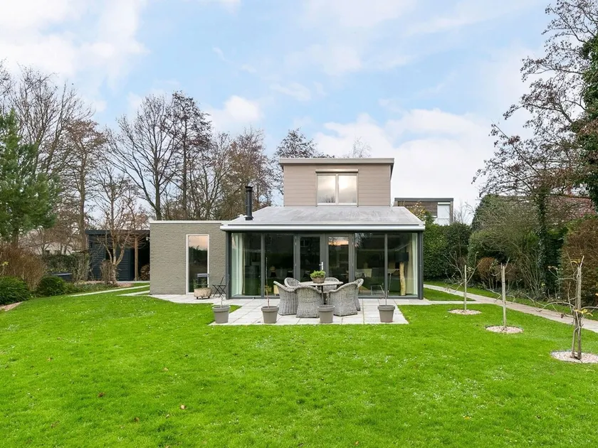 Villa nær Veerse Meer med Haveudsigt - Image 1