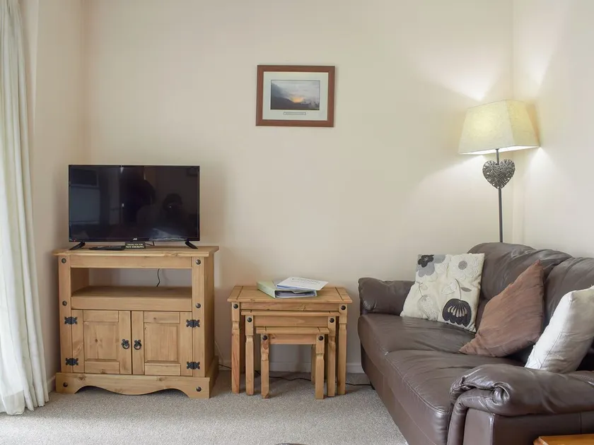 2 bedroom accommodation in Bowness-on-Windermere - Image 1