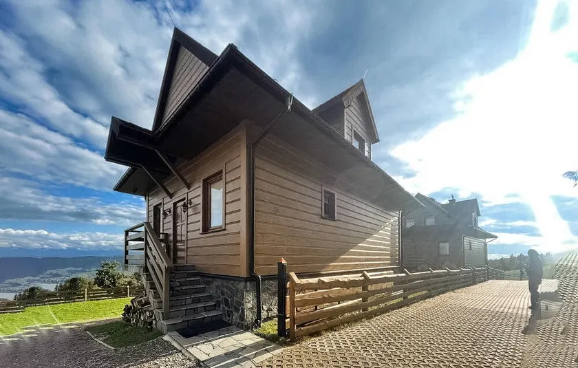Gorgeous Home In Huba With House A Mountain View - Image 1