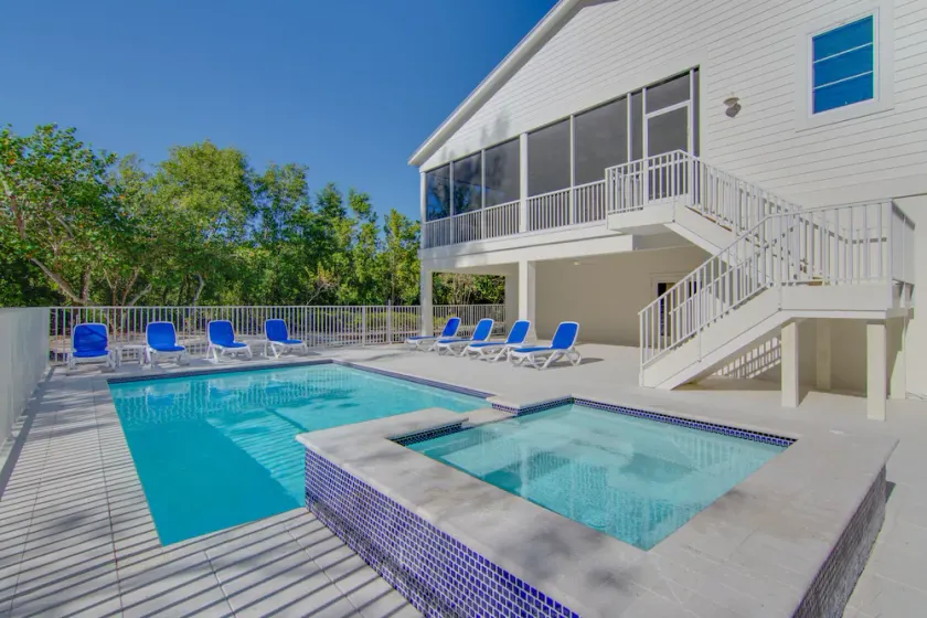 Maison Providence - Water Front Estate - Image 1