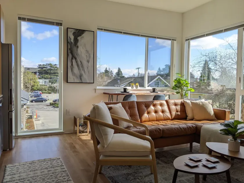 A premier smart condo in Wallingford - Image 1