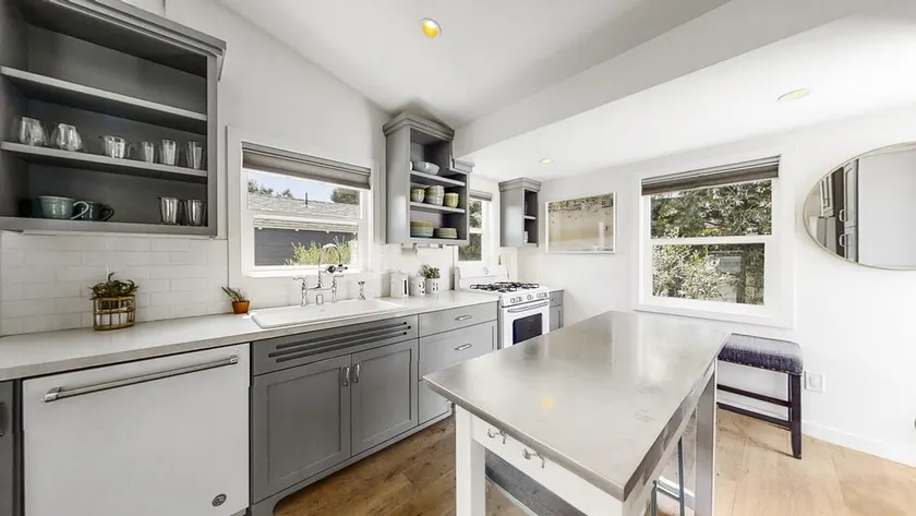 Beach Walk Bungalow - Walk Everywhere - Beach, Pier, Pacific City & Main Street! - Image 1