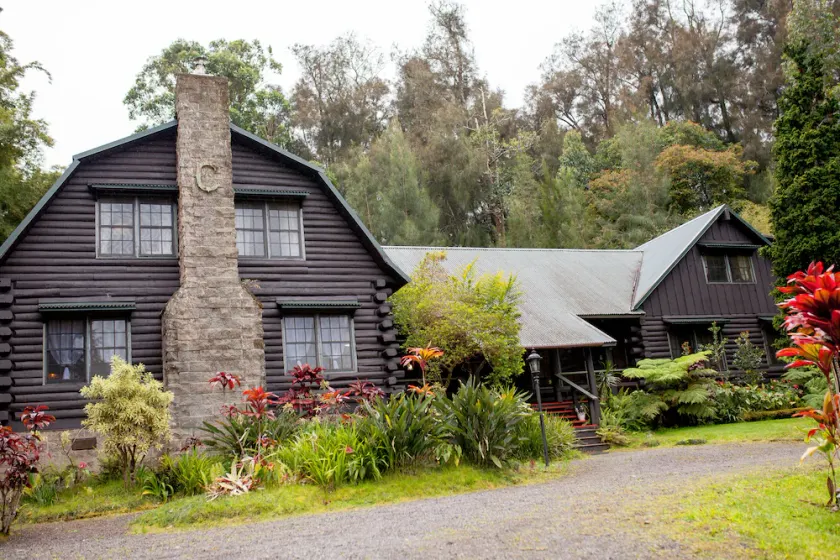 Five bedroom log cabin near Waipi'o Valley - Image 1