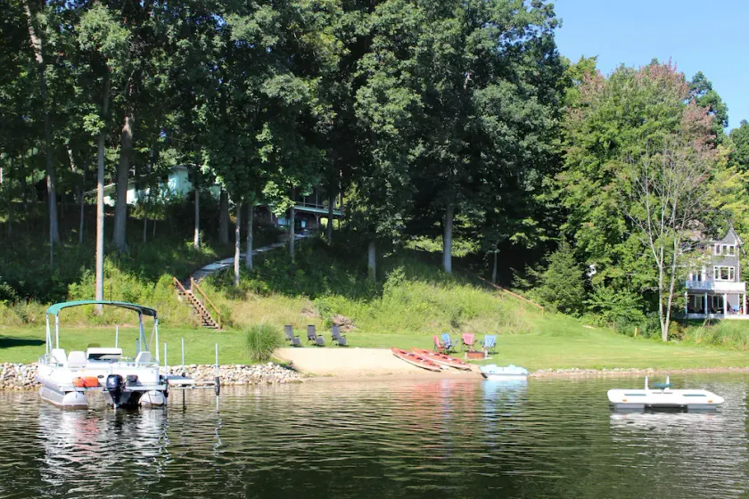 Retraite du lac isolé - Image 1