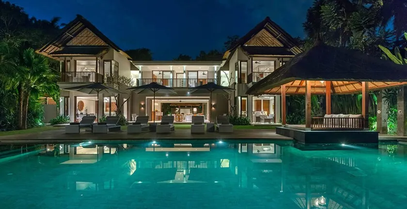 Luxury by the Ocean’s Edge – Bali Villa 1087 - Image 1