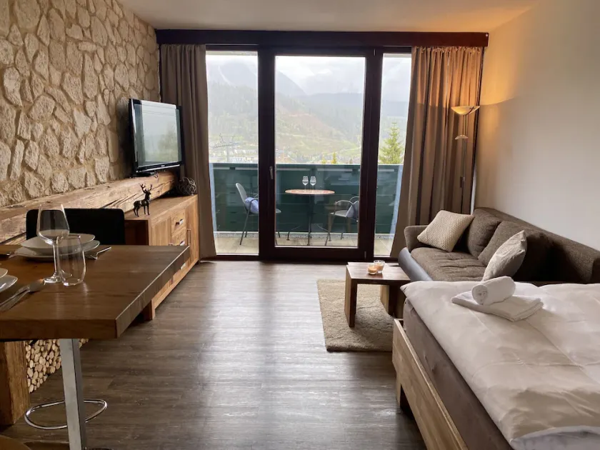 Alpine Studio Apartment by AA Holiday Homes - Image 1