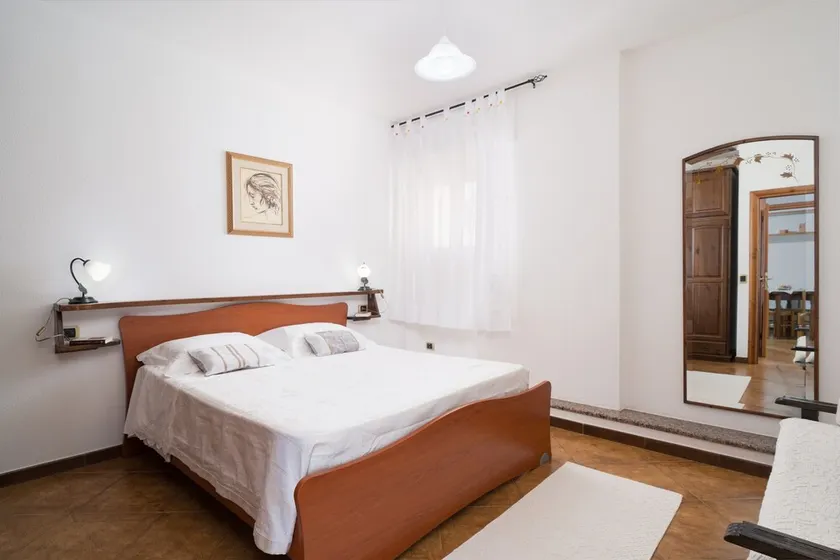 Apartamento 'Appartamento Ginepro' com terraço privado, Wi-Fi e ar condicionado - Image 1
