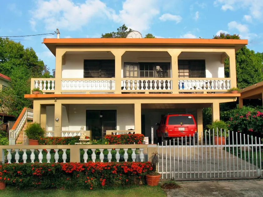 Dos Palmas-3Bdrm, 2Ba, Walk One Block to Caribbean,Malecon,restaurants,etc - Image 1