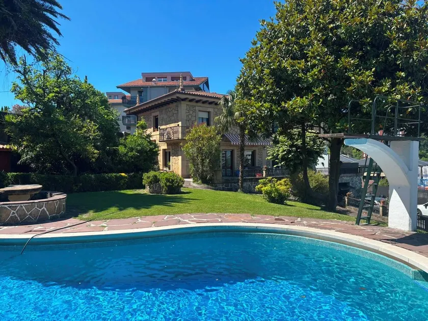 Sasueta Manor House 5 minutes from downtown - Image 1