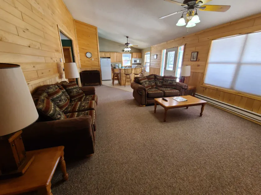 Cabin 2 Family/Pet Friendly Resort Amenities Dock Fishing Beach - Image 1