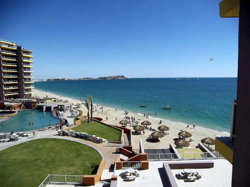 Bellissimo stile moderno Las Palomas Hotel Condo - Oceanfront - Image 1