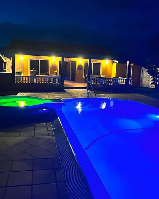 Tranquila Villa Vista Malpei con gran piscina, jacuzzi, terraza, jardín y Wi-Fi; Aparcamiento disponible - Image 1