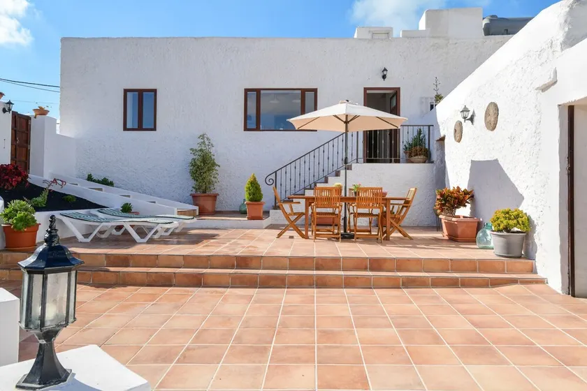 Maison de vacances 'Maria Dolores' avec vue sur les montagnes, Wi-Fi, jardin et terrasse - Image 1