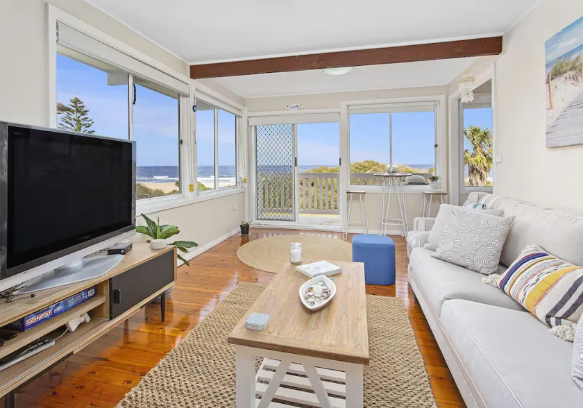 Escape to Jones Beach Kiama - Beachfront unit with direct beach access & views - Image 1