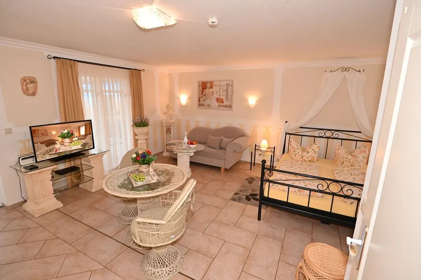 Vacation apartment/apartment for 2 guests with 36m² in Warnemünde (173600) - Image 1