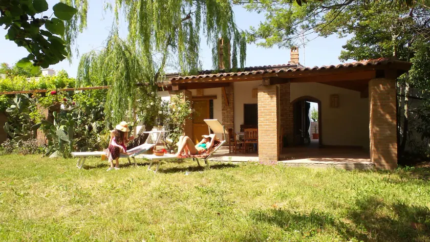Campomarino (CB) Villa immergée dans la campagne verdoyante de Molise à 6 km de la mer. - Image 1
