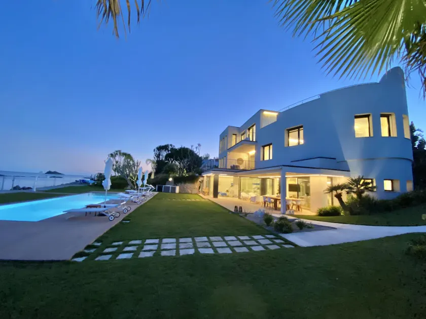 Fenandgi exklusive Villa direkt am Strand mit beheizbarem infinity Pool - Image 1