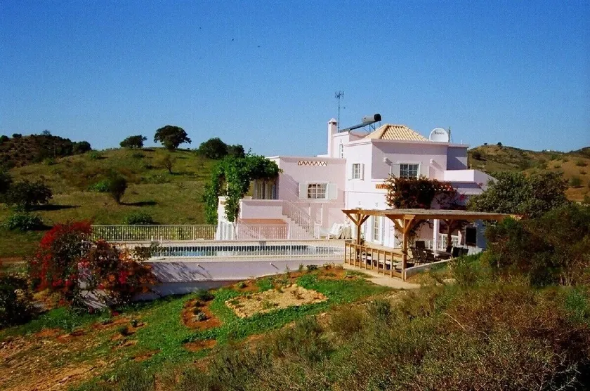 Grosse, abgelegene Luxus-Villa mit Solar-Pool & Spielraum - Image 1